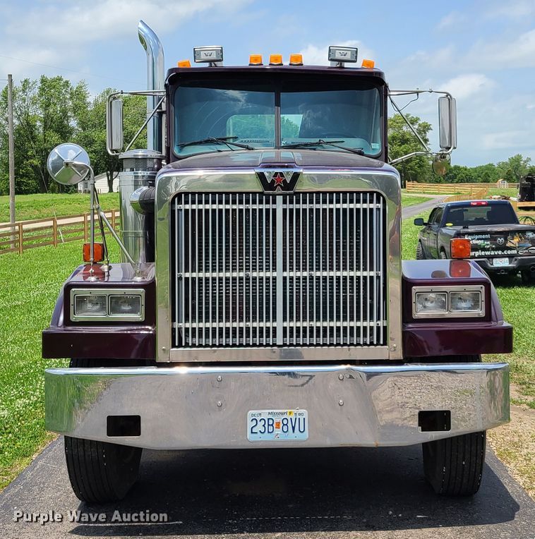 image for item FX9521 1993 Western Star 4900  semi truck