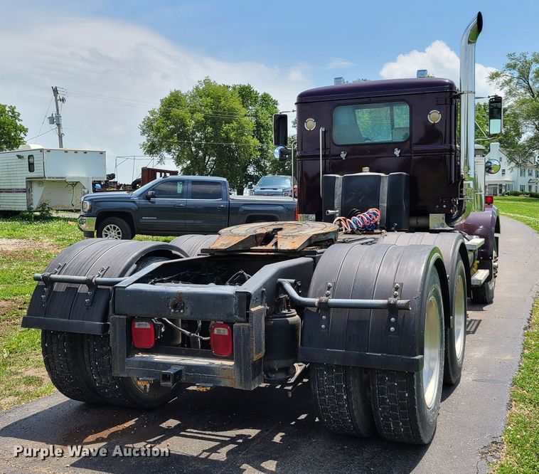 image for item FX9521 1993 Western Star 4900  semi truck