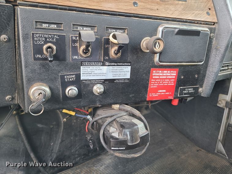 image for item FX9521 1993 Western Star 4900  semi truck