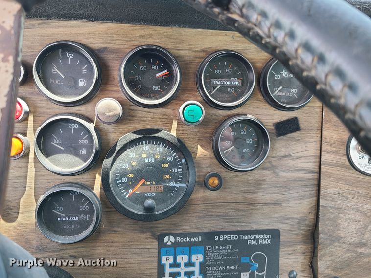 image for item FX9521 1993 Western Star 4900  semi truck