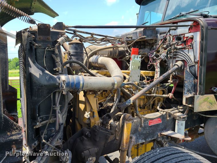 image for item FX9521 1993 Western Star 4900  semi truck