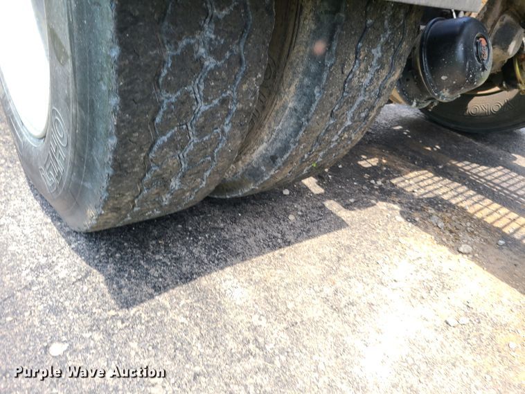 image for item FX9521 1993 Western Star 4900  semi truck