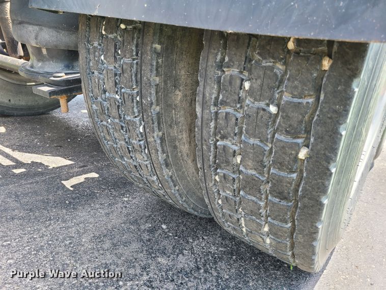 image for item FX9521 1993 Western Star 4900  semi truck