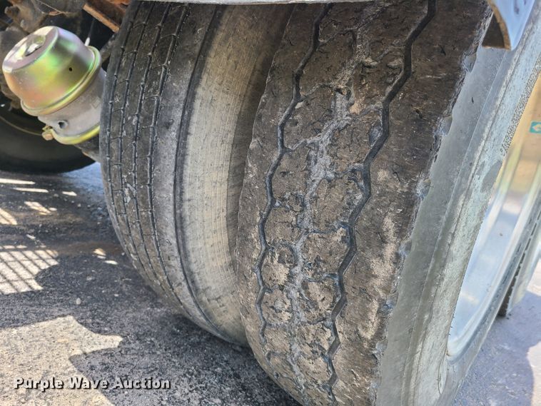 image for item FX9521 1993 Western Star 4900  semi truck