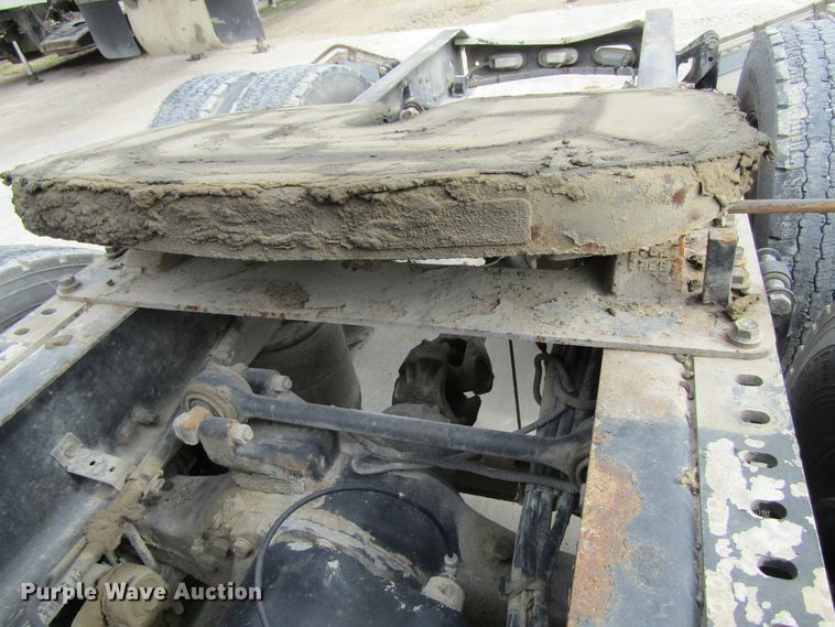 image for item GQ9048 2007 Volvo VNL semi truck