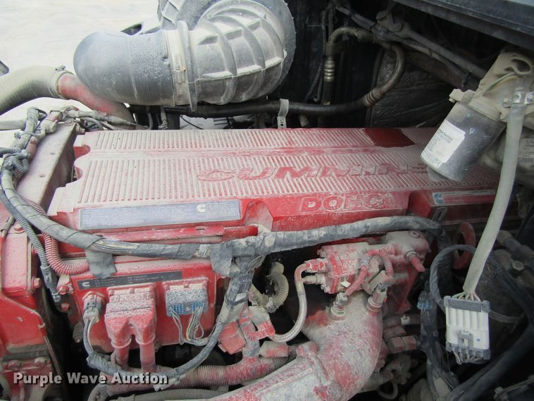 image for item GQ9048 2007 Volvo VNL semi truck