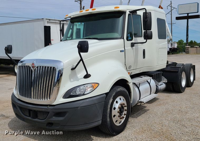 image for item GT9208 2013 International ProStar  semi truck