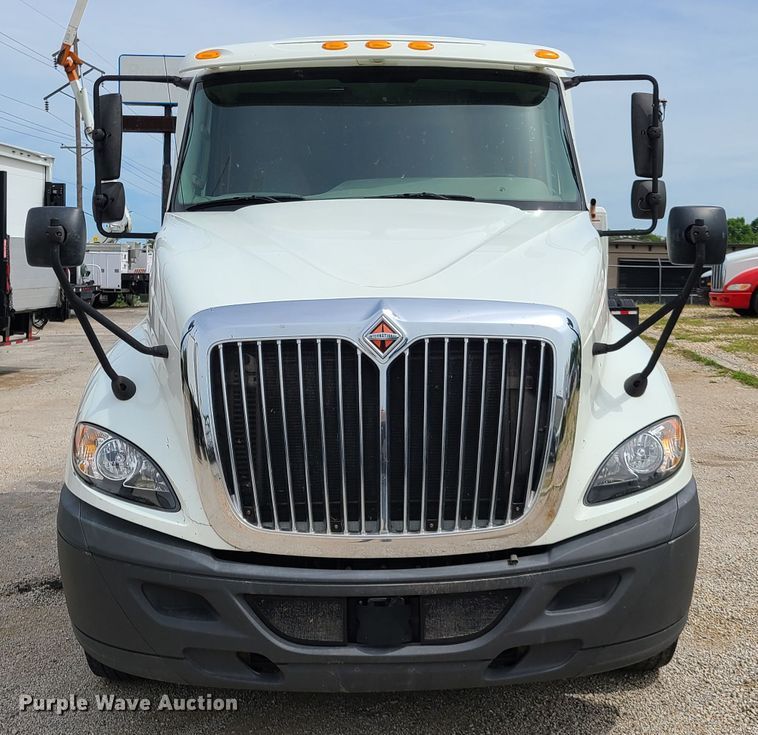 image for item GT9208 2013 International ProStar  semi truck