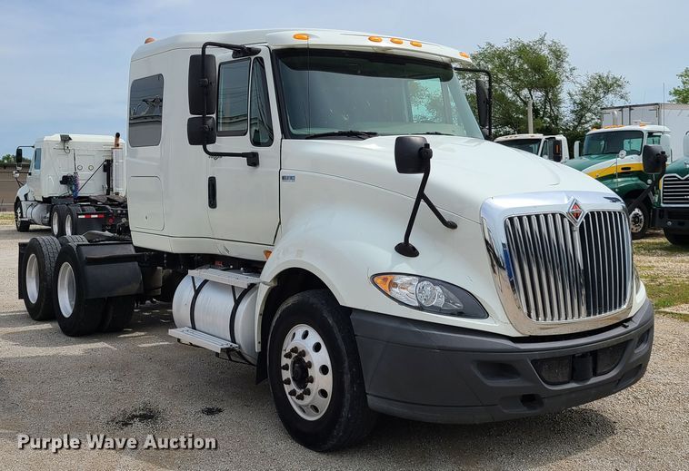 image for item GT9208 2013 International ProStar  semi truck