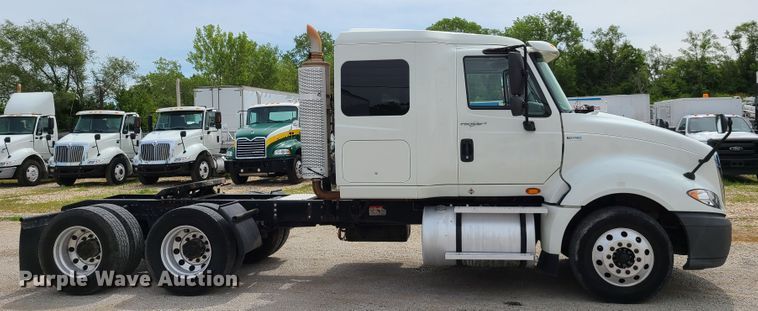image for item GT9208 2013 International ProStar  semi truck