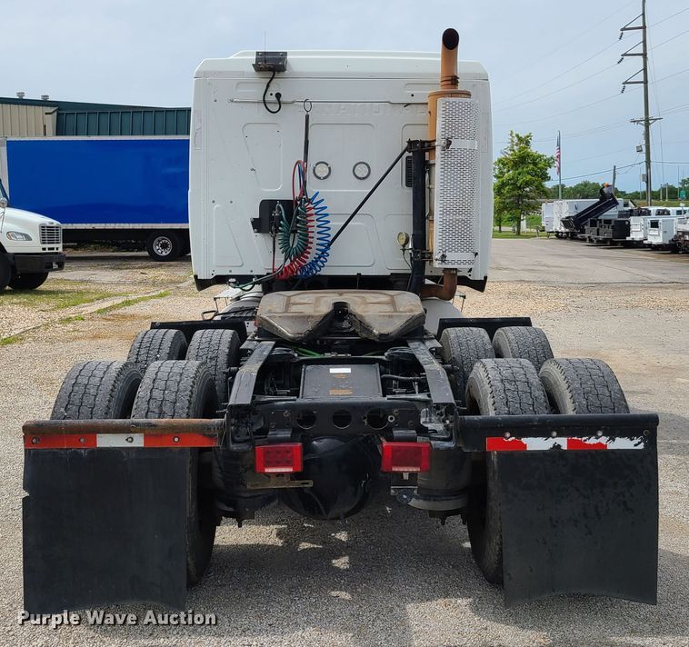 image for item GT9208 2013 International ProStar  semi truck