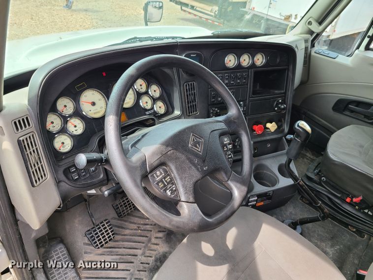 image for item GT9208 2013 International ProStar  semi truck