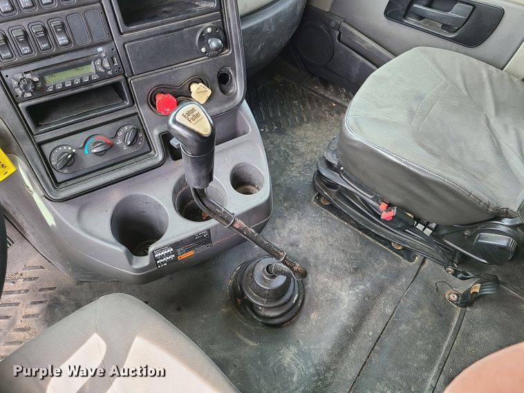 image for item GT9208 2013 International ProStar  semi truck