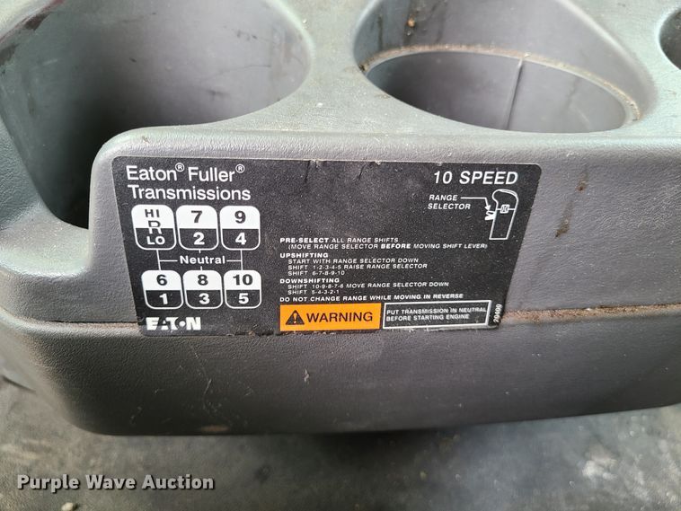 image for item GT9208 2013 International ProStar  semi truck