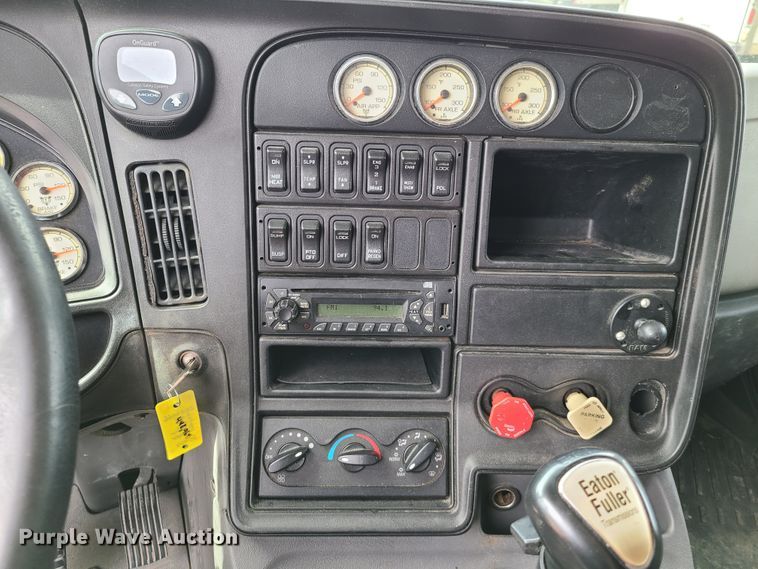 image for item GT9208 2013 International ProStar  semi truck