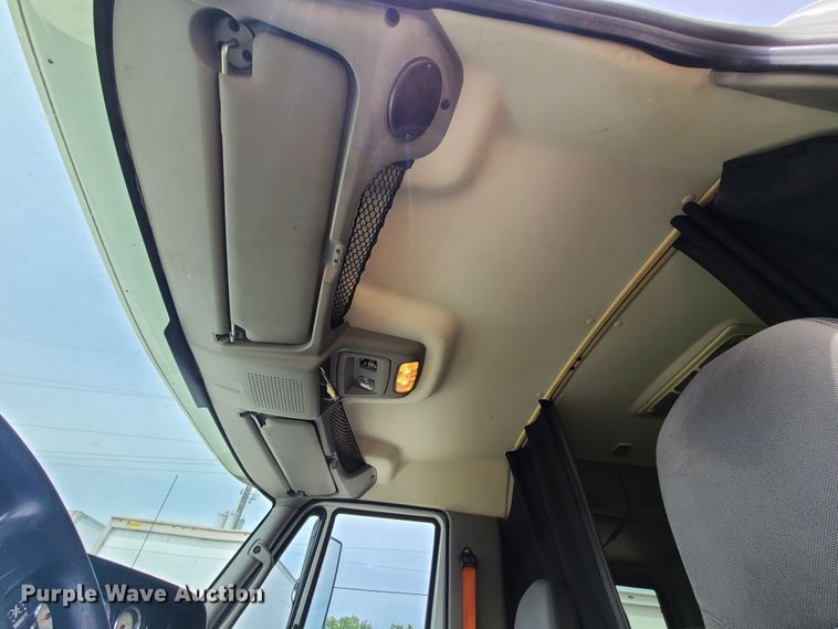 image for item GT9208 2013 International ProStar  semi truck