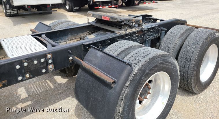 image for item GT9208 2013 International ProStar  semi truck