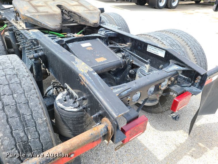 image for item GT9208 2013 International ProStar  semi truck