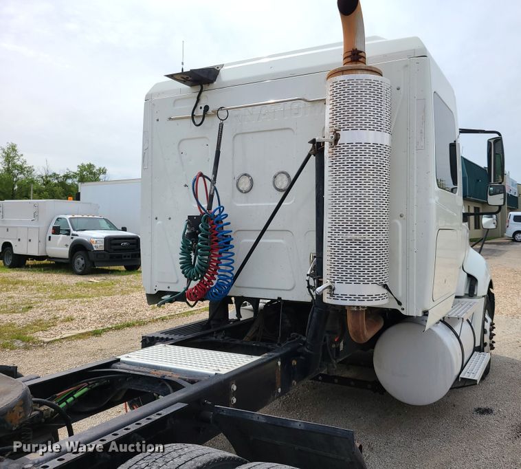 image for item GT9208 2013 International ProStar  semi truck