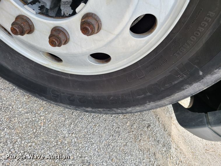 image for item GT9208 2013 International ProStar  semi truck