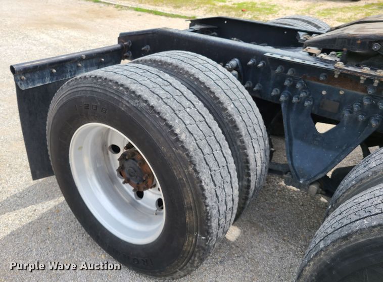 image for item GT9208 2013 International ProStar  semi truck