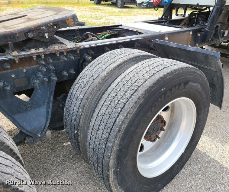 image for item GT9208 2013 International ProStar  semi truck