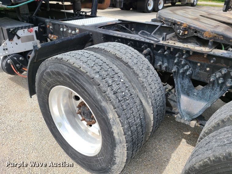 image for item GT9208 2013 International ProStar  semi truck