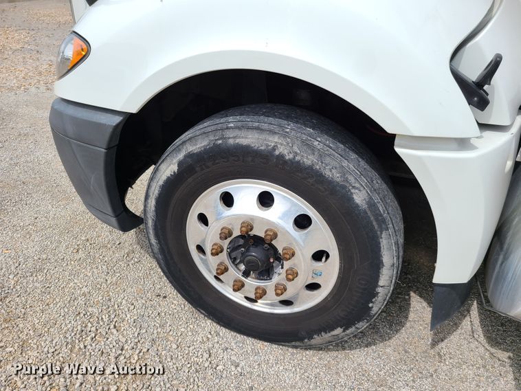 image for item GT9208 2013 International ProStar  semi truck