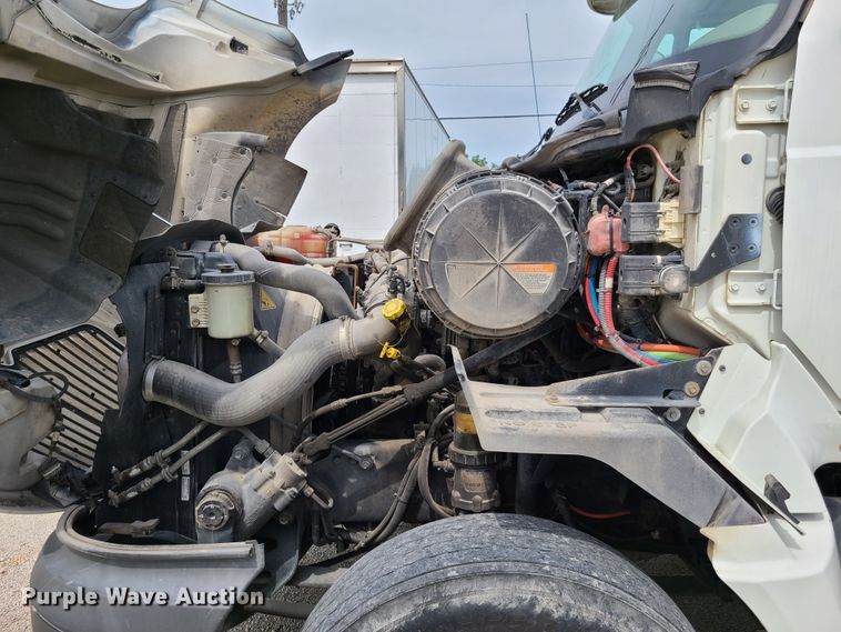 image for item GT9208 2013 International ProStar  semi truck