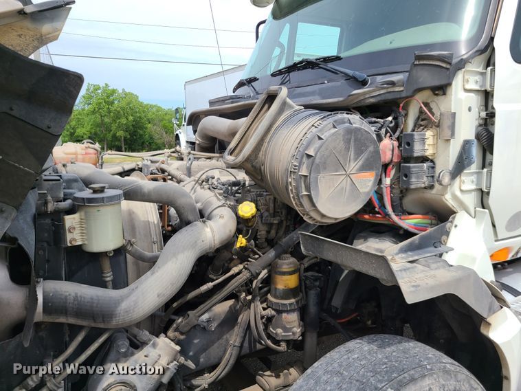 image for item GT9208 2013 International ProStar  semi truck