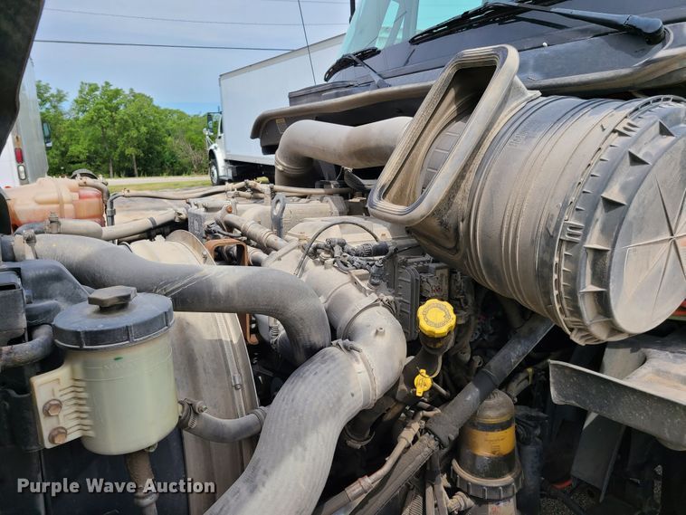 image for item GT9208 2013 International ProStar  semi truck