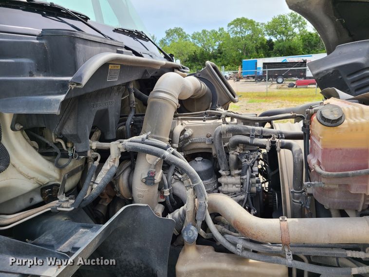 image for item GT9208 2013 International ProStar  semi truck