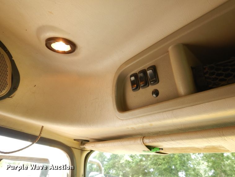 image for item GT9303 2005 Mack CX  semi truck