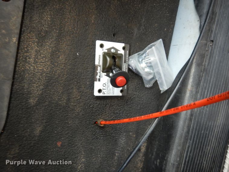 image for item GT9303 2005 Mack CX  semi truck