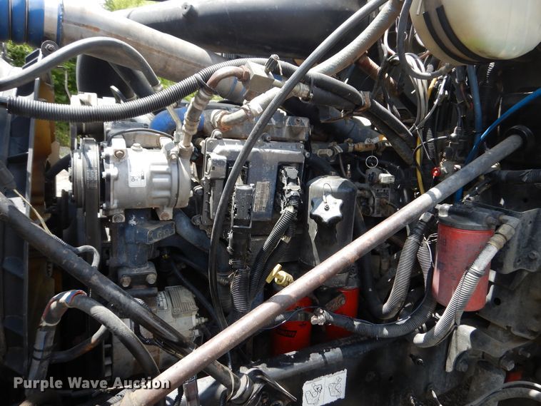 image for item GT9303 2005 Mack CX  semi truck