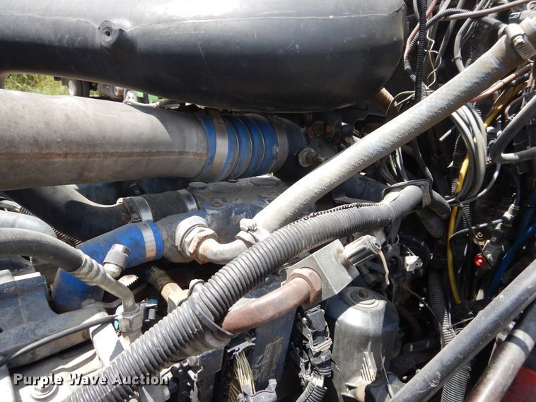 image for item GT9303 2005 Mack CX  semi truck