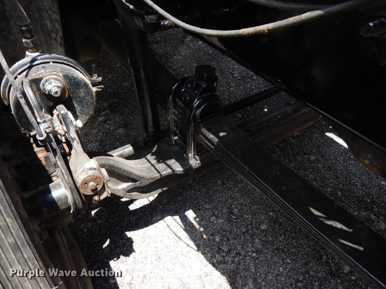 image for item GT9303 2005 Mack CX  semi truck