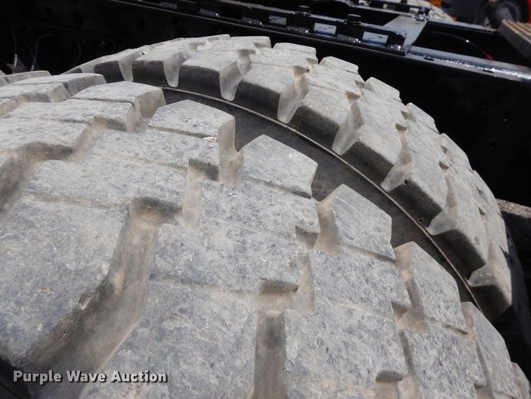 image for item GT9303 2005 Mack CX  semi truck