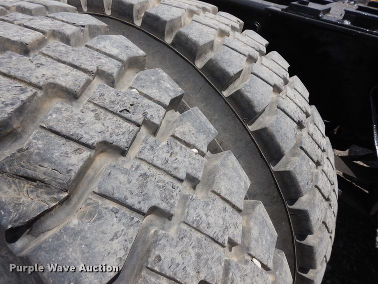 image for item GT9303 2005 Mack CX  semi truck