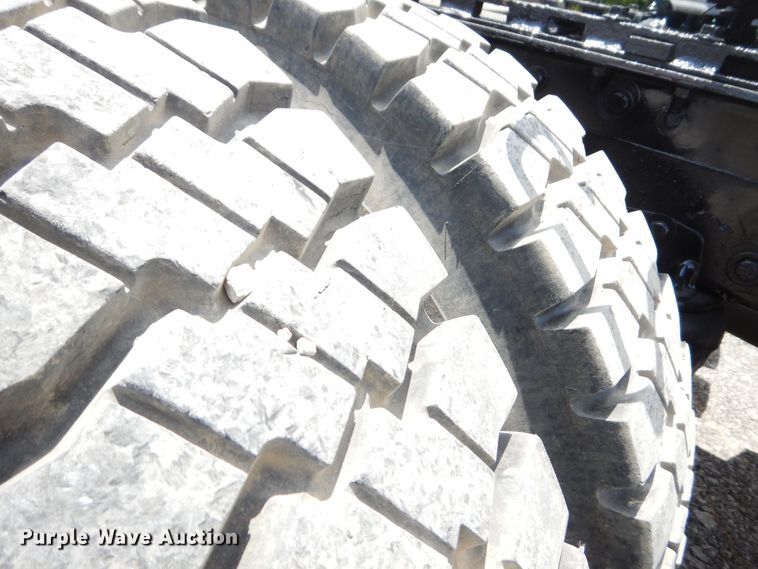 image for item GT9303 2005 Mack CX  semi truck