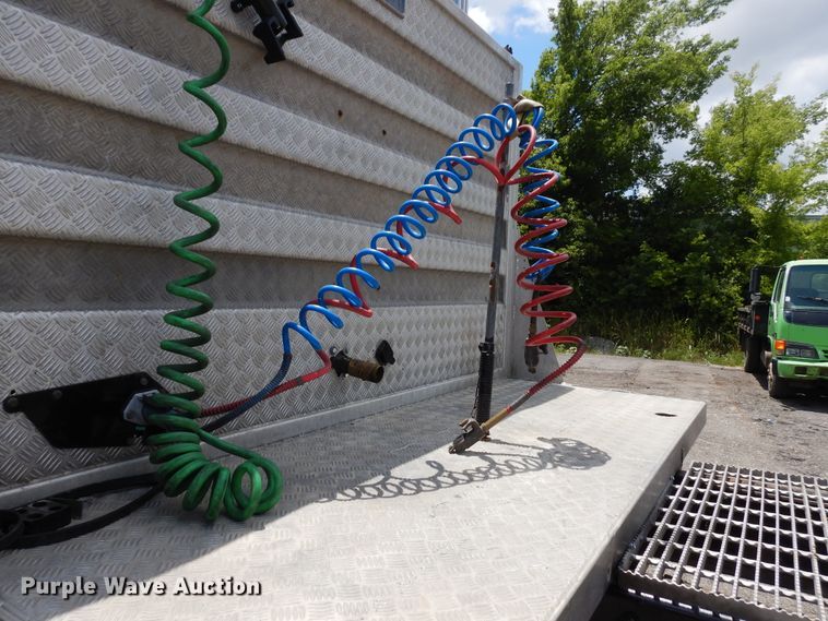 image for item GT9303 2005 Mack CX  semi truck