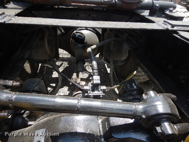 image for item GT9303 2005 Mack CX  semi truck