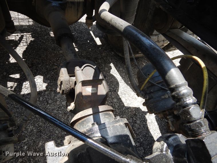 image for item GT9303 2005 Mack CX  semi truck