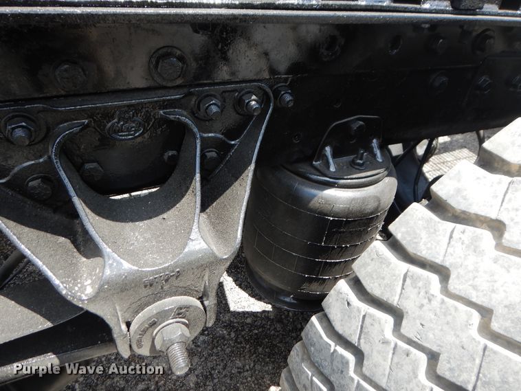 image for item GT9303 2005 Mack CX  semi truck