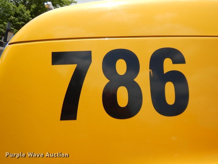 image for item GT9303 2005 Mack CX  semi truck