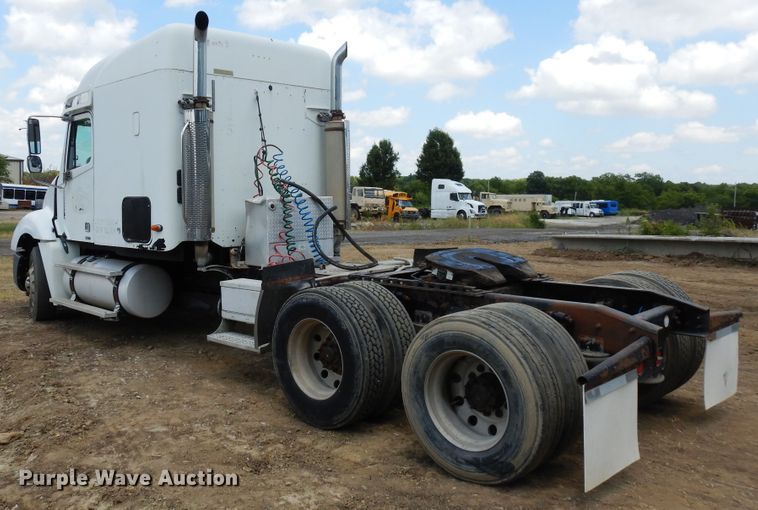 image for item GT9308 2004 Freightliner Columbia semi truck