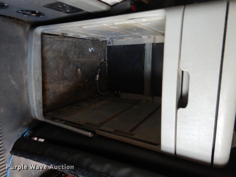 image for item GT9308 2004 Freightliner Columbia semi truck