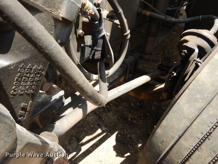 image for item GT9308 2004 Freightliner Columbia semi truck