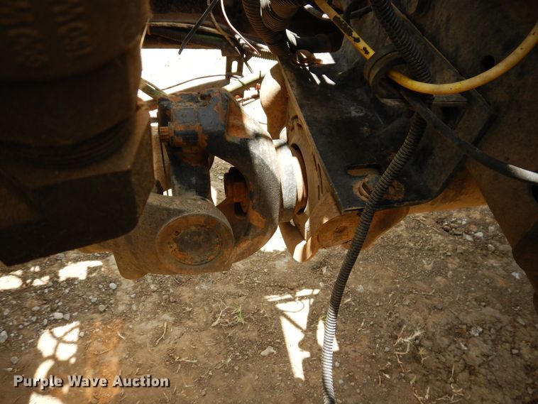 image for item GT9308 2004 Freightliner Columbia semi truck