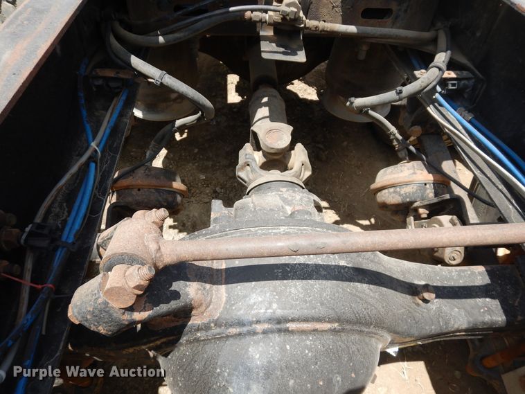 image for item GT9308 2004 Freightliner Columbia semi truck